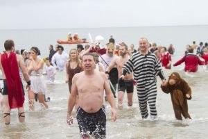 day new years swim 16 sm.jpg